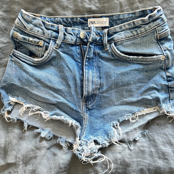 Zara denim shorts - Picture 1 of 3